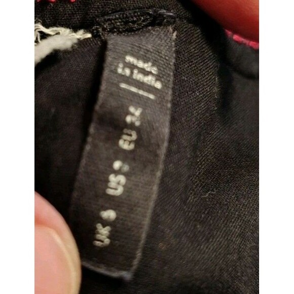 Anthropologie Top Size 2 Black Embroidered Cotton Keyhole Button Sleeveless - Picture 9 of 10